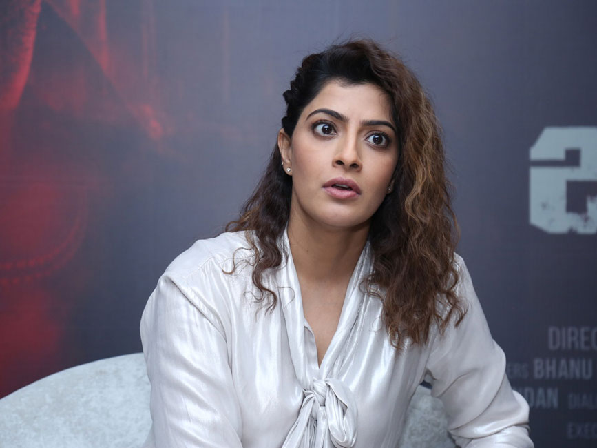 varalaxmi-stills-17.jpg