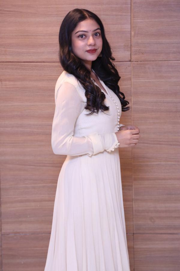 varsha-bollamma-stills-2-16.jpg