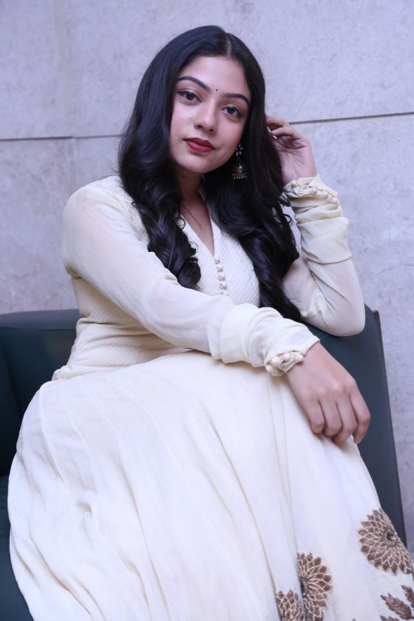 varsha-bollamma-stills-2-2.jpg