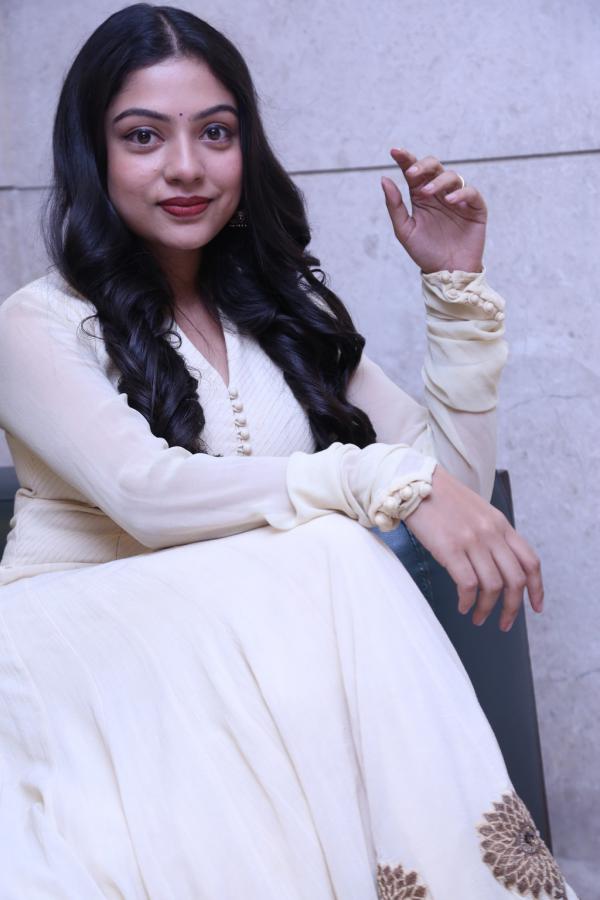 varsha-bollamma-stills-2-3.jpg