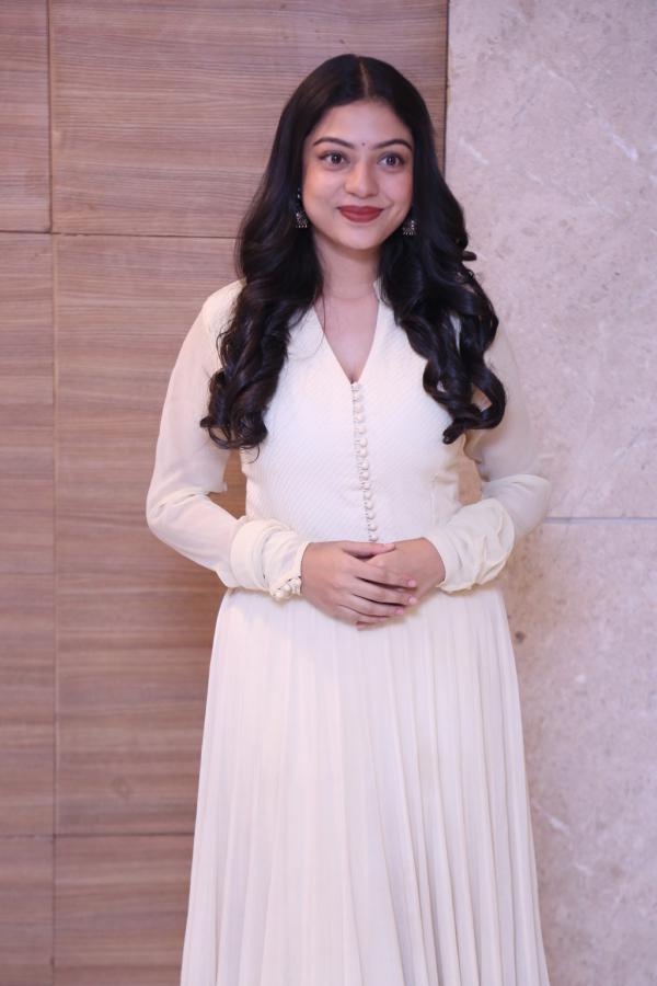 varsha-bollamma-stills-2-8.jpg