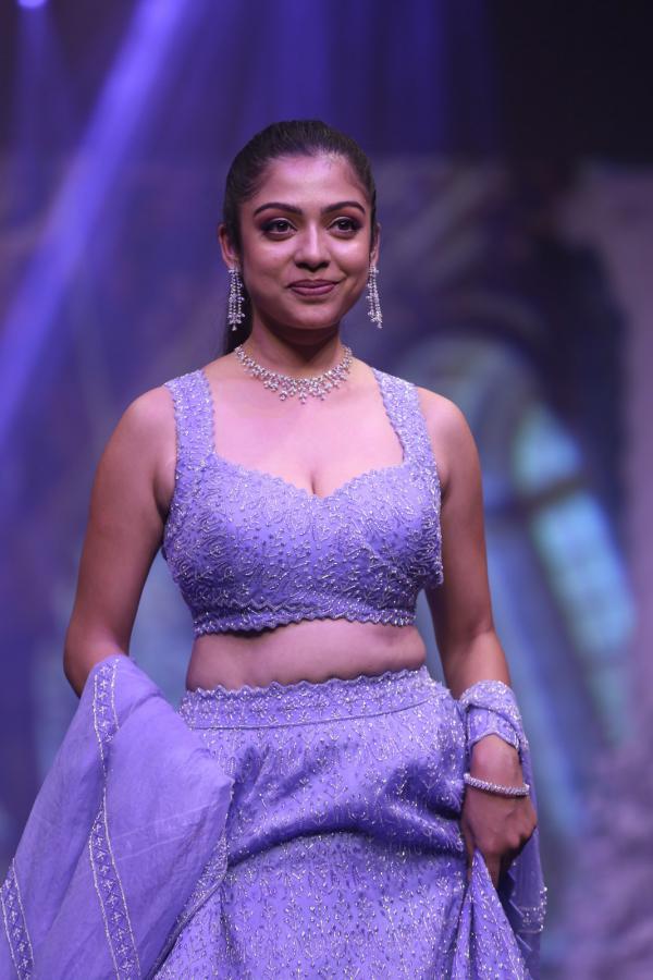 varsha-bollamma-stills-3-3.jpg