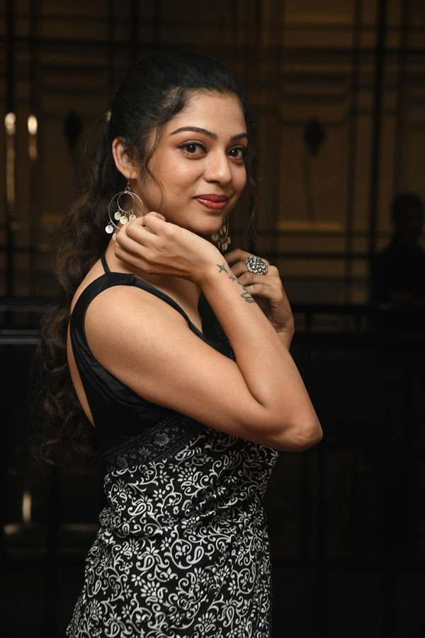 varsha-bollamma-stills-4-2.jpg