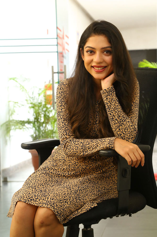 varsha-bollamma-stills-5-10.jpg