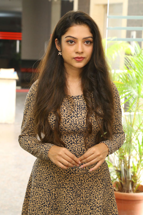 varsha-bollamma-stills-5-14.jpg