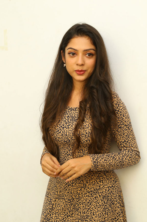 varsha-bollamma-stills-5-4.jpg