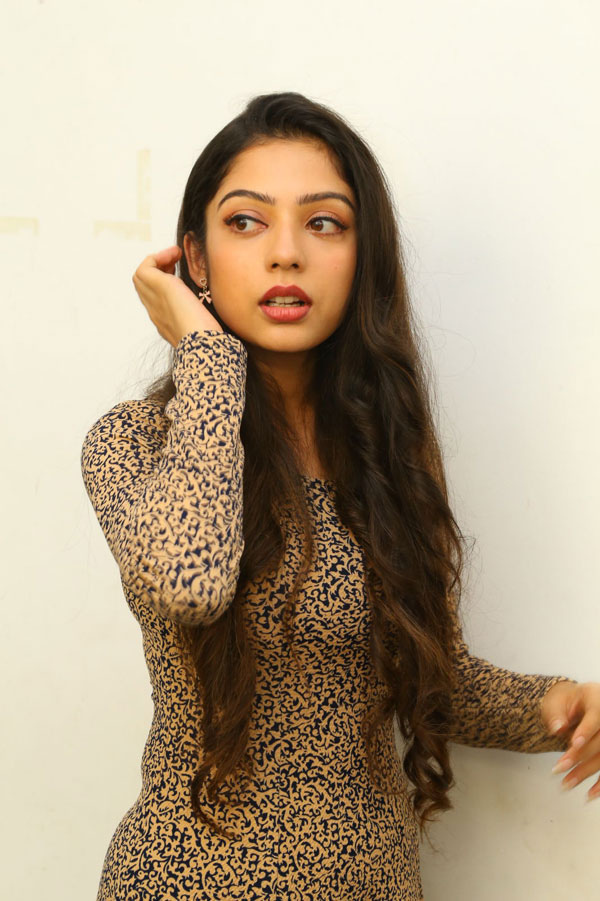 varsha-bollamma-stills-5-6.jpg