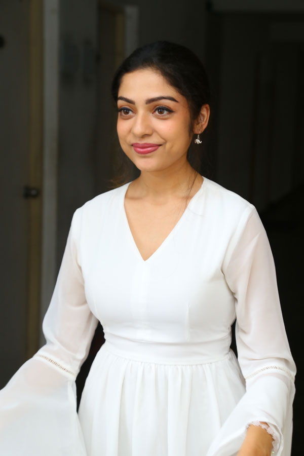 varsha-bollamma-stills-6-14.jpg