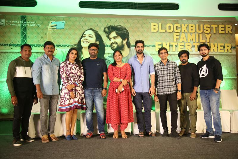 varudu-kaavalenu-movie-success-meet-1.jpg