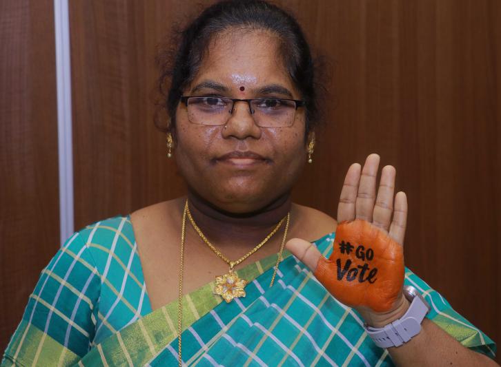 vasavi-club-of-buddhapurnima-organised-govote-11.jpg