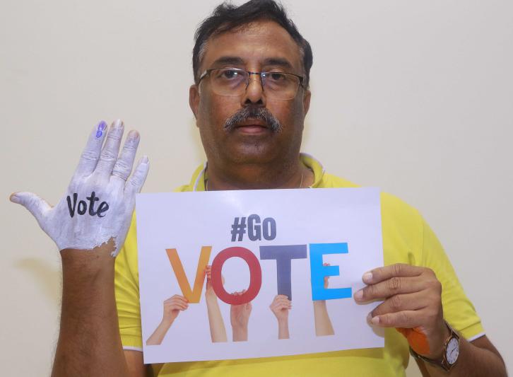 vasavi-club-of-buddhapurnima-organised-govote-12.jpg