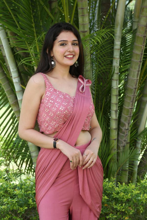 vedvika-stills-10.jpg
