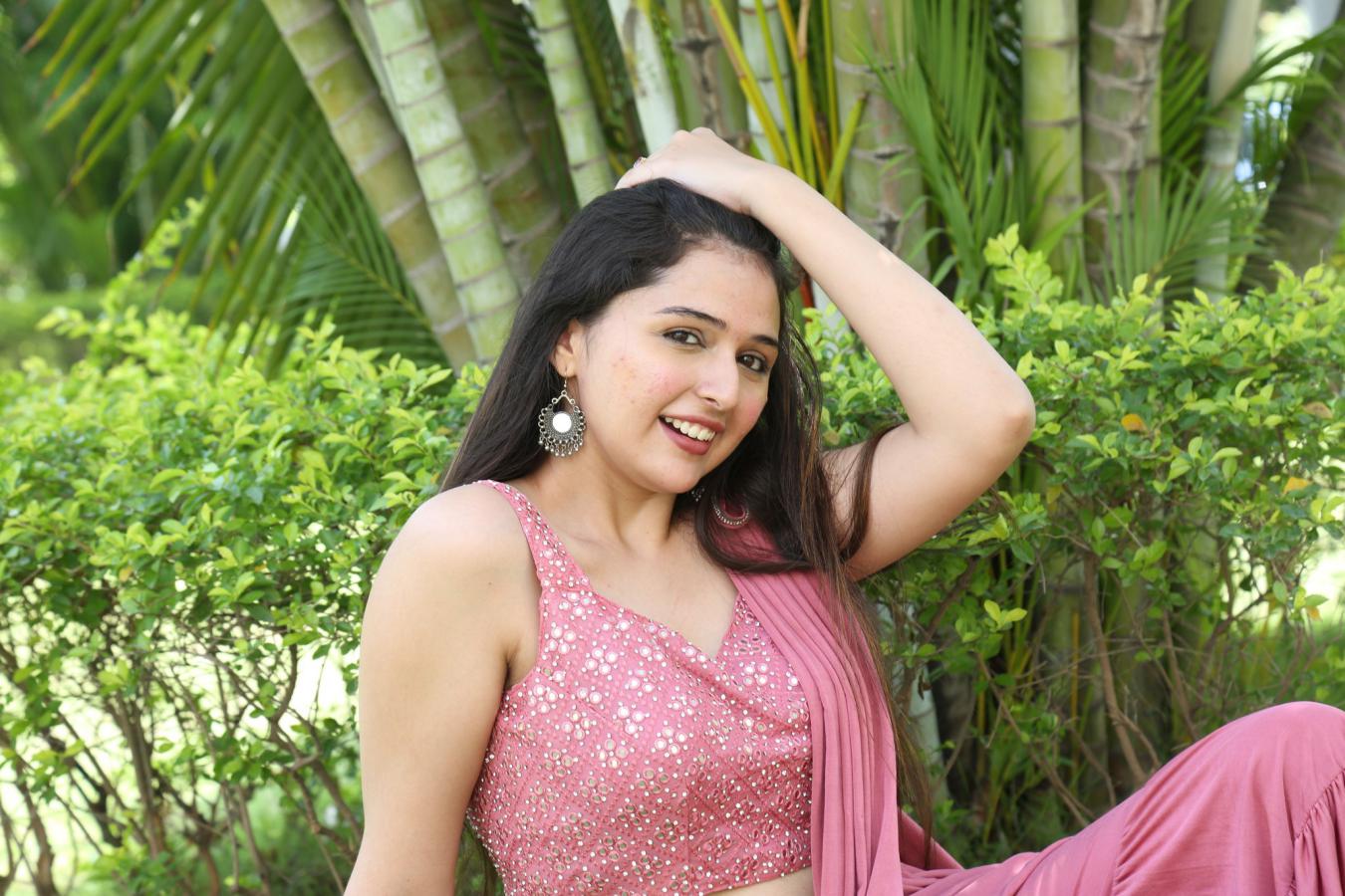vedvika-stills-3.jpg