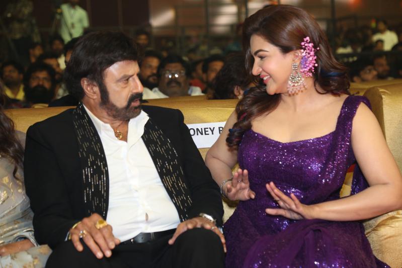 veera-simha-reddy-mass-block-buster-celebrations-1-12.jpg