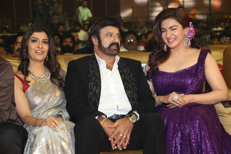 veera-simha-reddy-mass-block-buster-celebrations-1-13.jpg