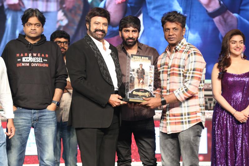 veera-simha-reddy-mass-block-buster-celebrations-2-19.jpg