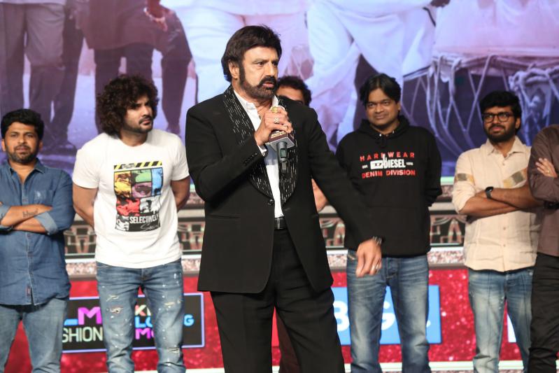 veera-simha-reddy-mass-block-buster-celebrations-2-23.jpg