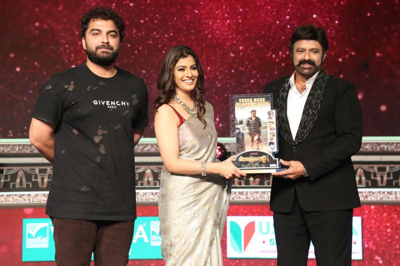 veera-simha-reddy-mass-block-buster-celebrations-2-7.jpg
