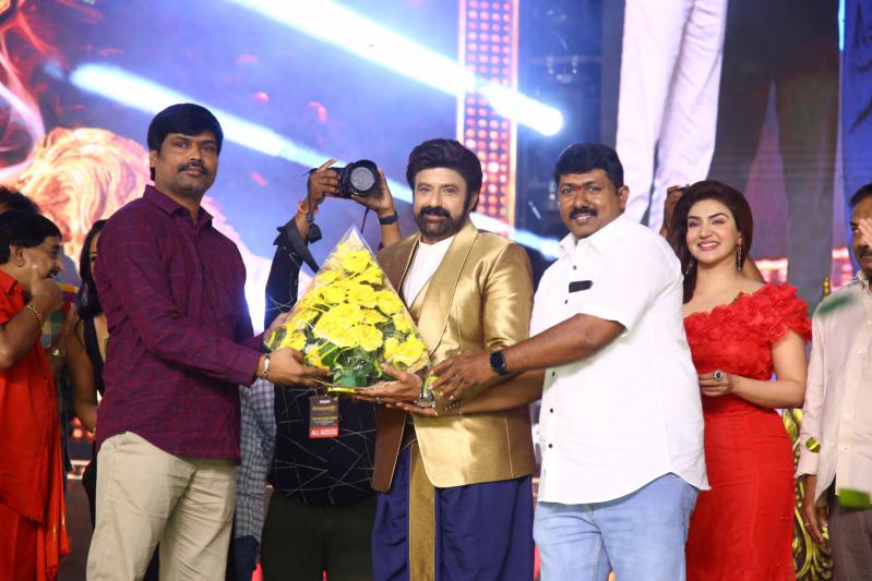 veera-simha-reddy-pre-release-event-set-2-11.jpg