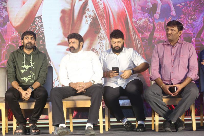 veera-simha-reddy-success-meet-12.jpg