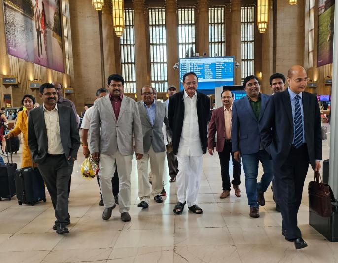 venkaiah-naidu-receives-grand-welcome-to-tana-leaders-7-jul-2023-5.jpg