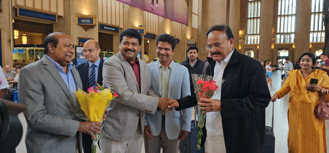 venkaiah-naidu-receives-grand-welcome-to-tana-leaders-7-jul-2023-7.jpg