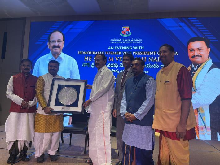 venkaiah-naidu-speech-at-malayapurambulo-telugu-madhurimalu-10.jpg