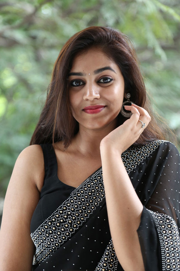 vibhisha-jaanu-stills-2-3.jpg
