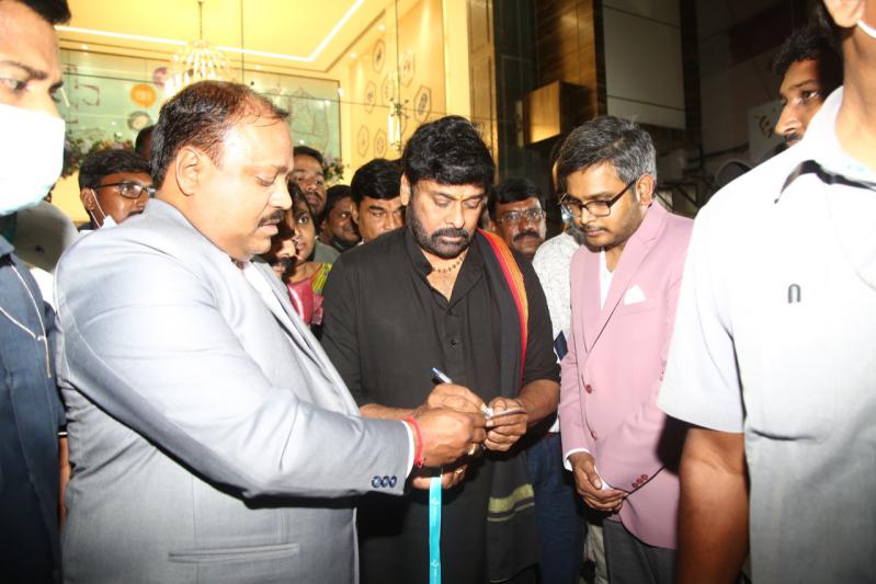 vice-president-launched-yoda-lifeline-diagnostics-5.jpg