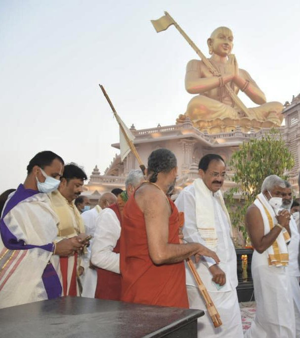 vice-president-visits-the-statue-of-equality-10.jpg