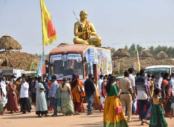 vice-president-visits-the-statue-of-equality-8.jpg