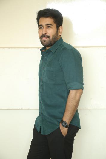 vijay-antony-stills-2-3.jpg