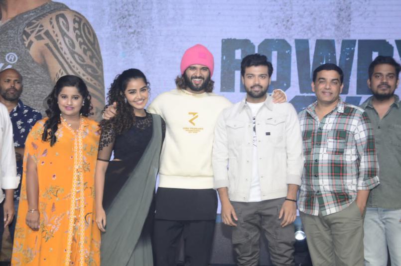 vijay-devarakonda-at-rowdy-boys-song-launch-19.jpg