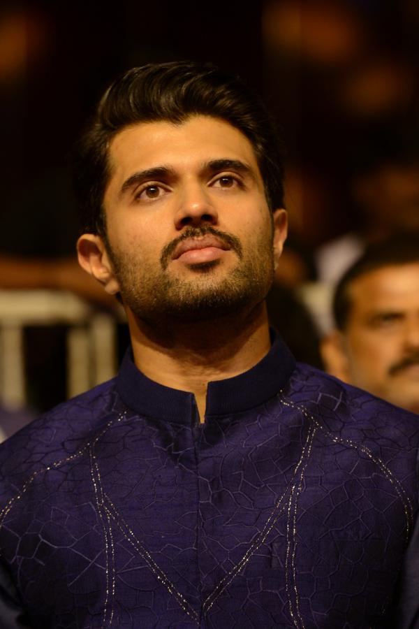 vijay-deverakonda-stills-2-2.jpg