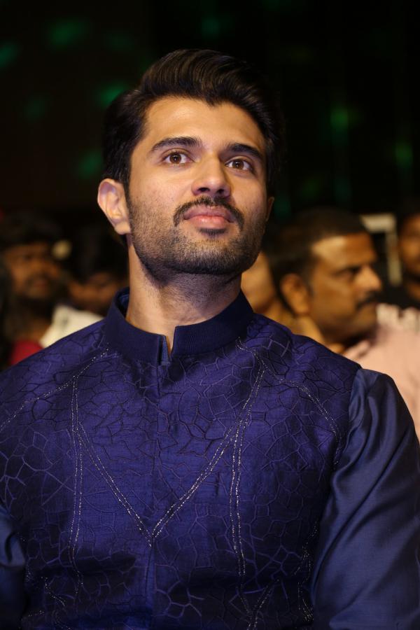 vijay-deverakonda-stills-2-3.jpg