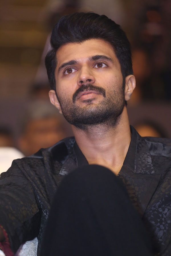 vijay-deverakonda-stills-4-10.jpg