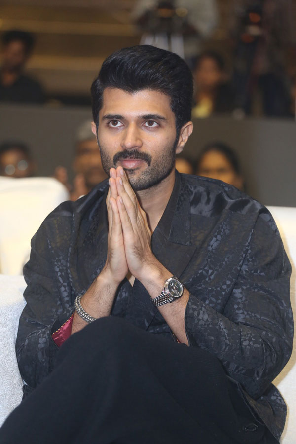 vijay-deverakonda-stills-4-4.jpg