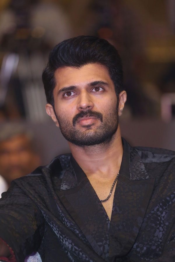 vijay-deverakonda-stills-4-5.jpg