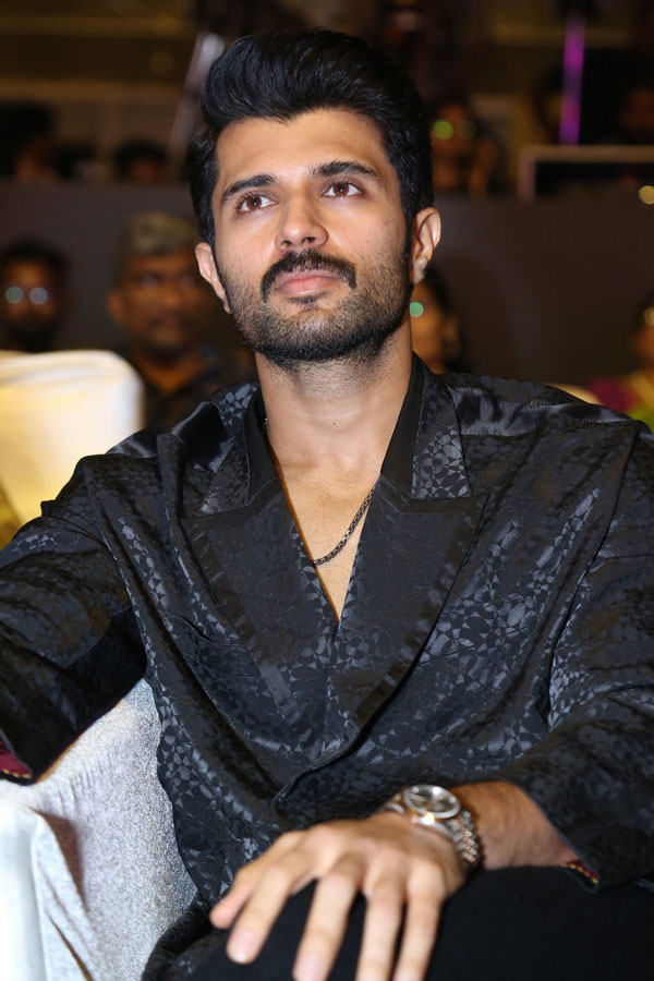 vijay-deverakonda-stills-4-6.jpg
