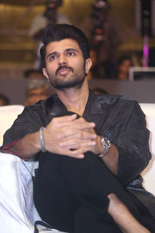 vijay-deverakonda-stills-4-7.jpg