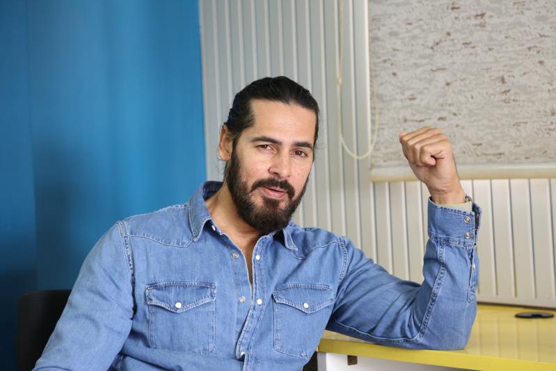 Villain Dino Morea Interview