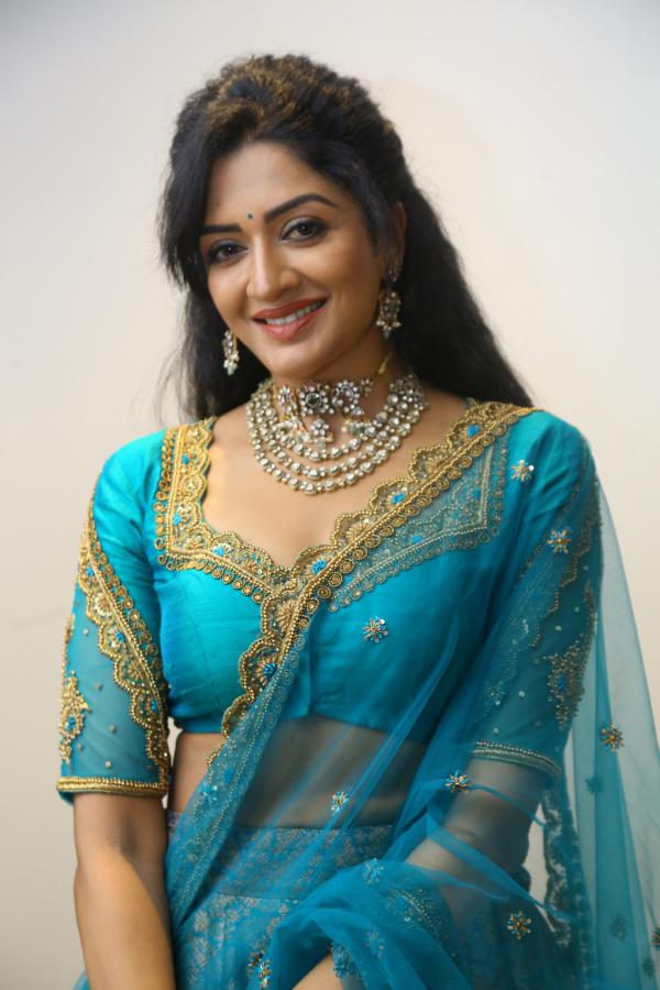 vimala-raman-stills-2-15.jpg