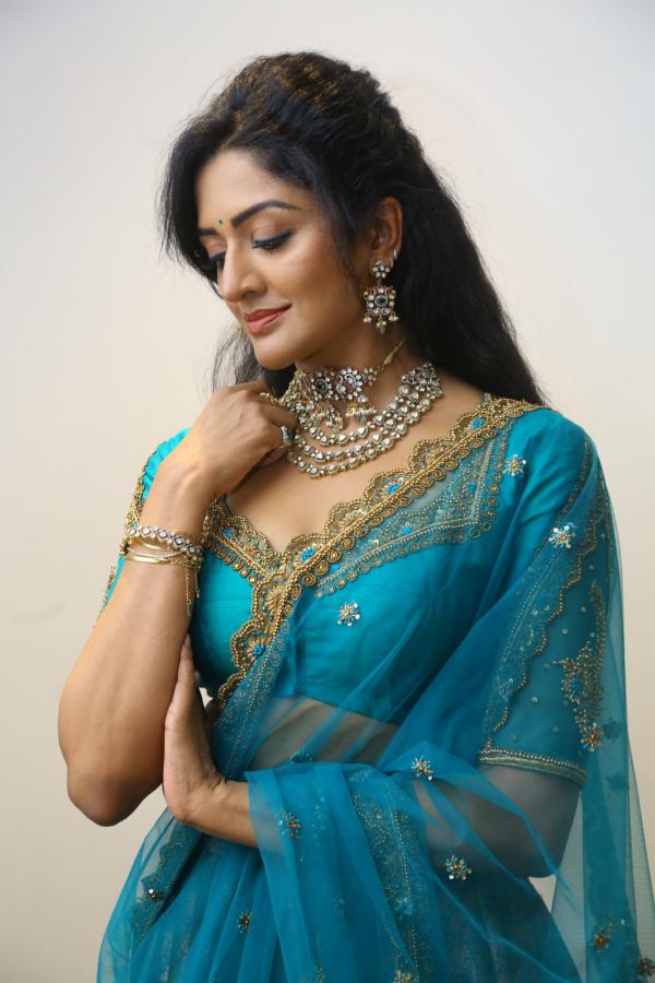 vimala-raman-stills-2-19.jpg