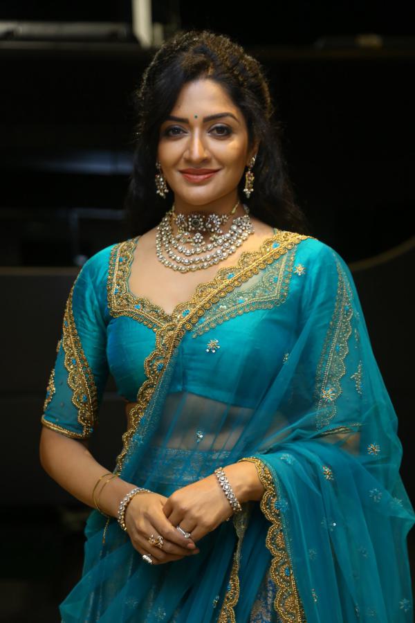 vimala-raman-stills-2-4.jpg