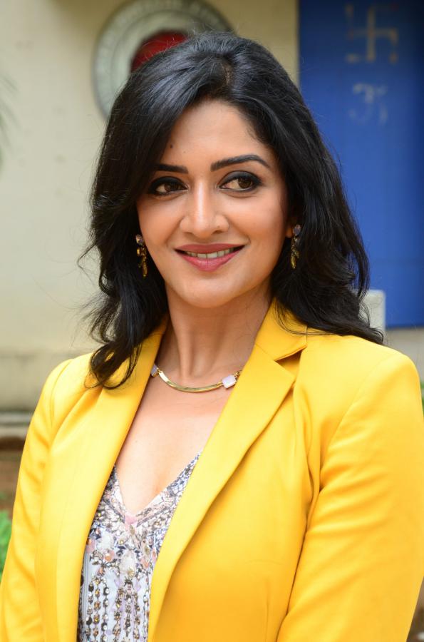 vimala-raman-stills-2.jpg