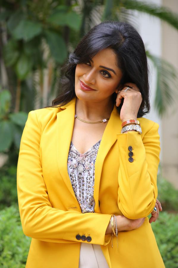 vimala-raman-stills-3.jpg