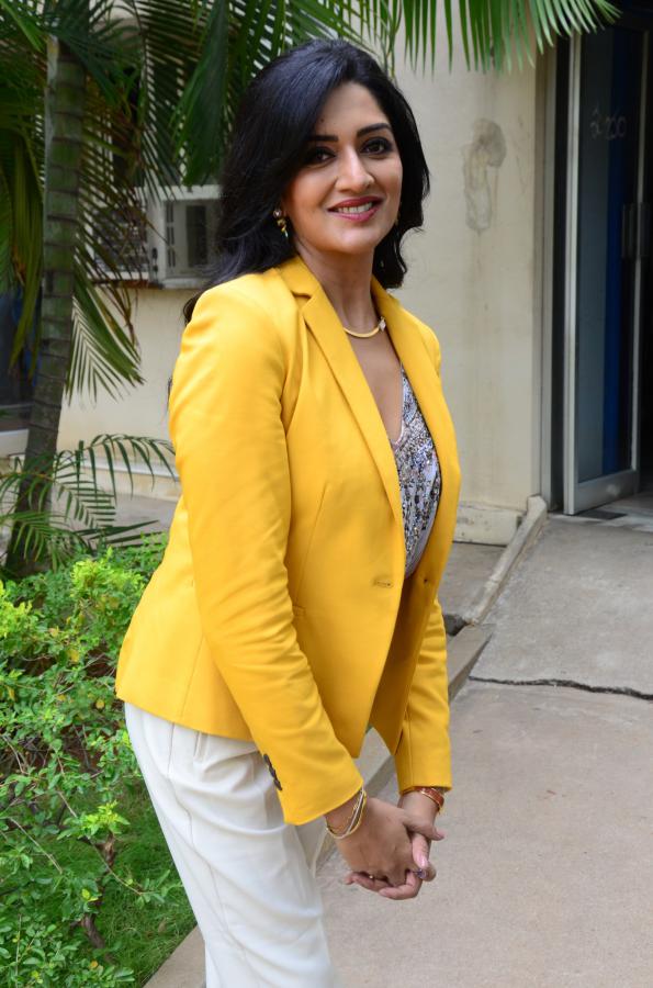 vimala-raman-stills-8.jpg