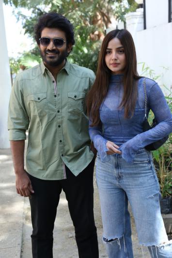 vinaro-bhagyamu-vintha-katha-movie-pressmeet-2.jpg