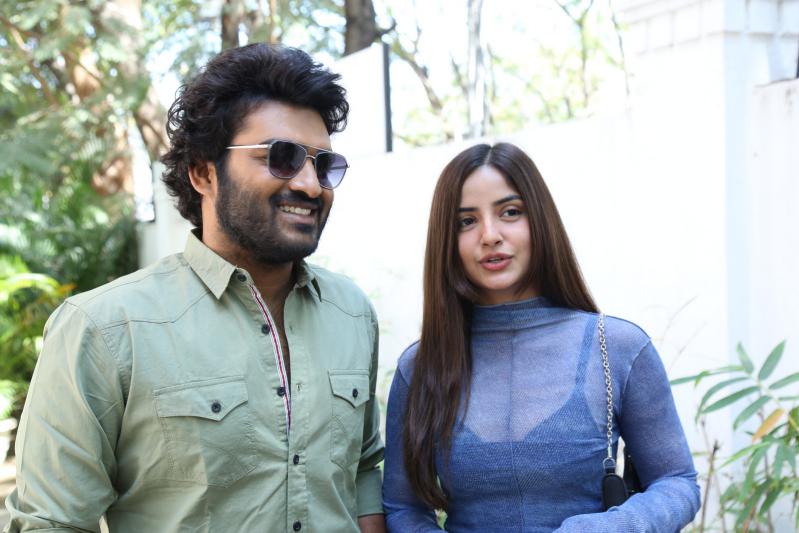 vinaro-bhagyamu-vintha-katha-movie-pressmeet-3.jpg