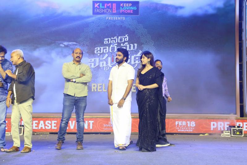 vinaro-bhagyamu-vishnu-katha-movie-pre-release-5.jpg